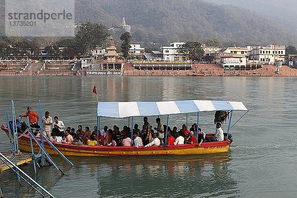Boot auf dem Ganges  Rishikesh  Indien.
