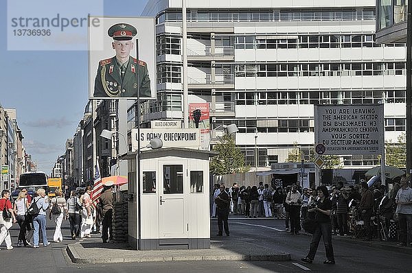 Checkpoint Charlie  Berlin  Deutschland.