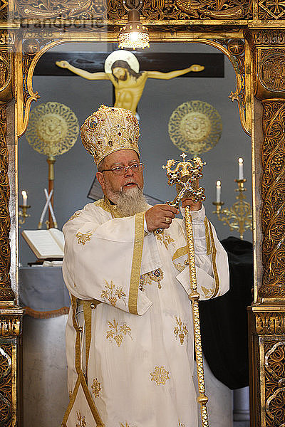 Sonntagsmesse in der melkitischen Kathedrale von Haifa  zelebriert von Bischof Elias Chacour