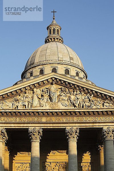 Le Pantheon  Paris Kuppel  Giebel und Säulen   Paris  Frankreich.