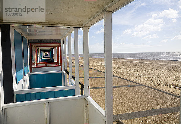 Bunte Strandhütten in Southwold  Suffolk  England