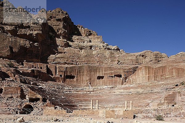 Archäologische Stätte Petra  römisches Amphitheater  Petra  Jordanien.