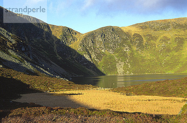 Landschaft von Glen Clova  Nationalpark Cairgnorm Mountains  Schottland