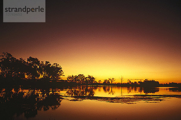 Yeppen Crossing bei Sonnenuntergang  Rockhampton  Queensland  Australien