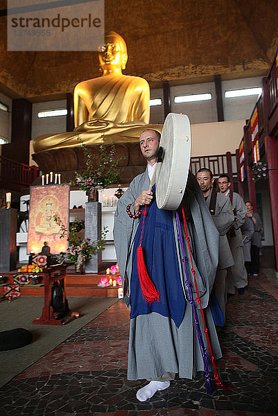 Buddhistische Zeremonie für Japan in der großen Pagode von Paris