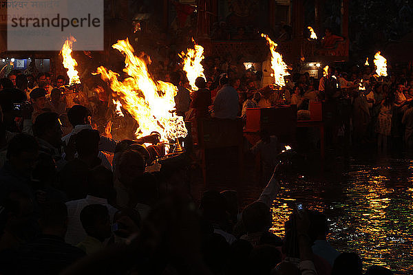 Abendliche Aarti-Zeremonie in Har-ki-Pauri  Haridwar