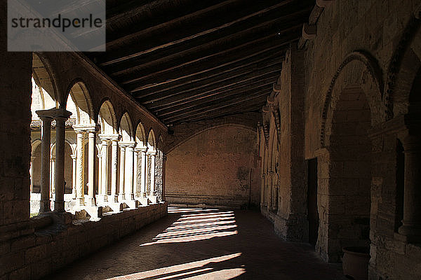 Kreuzgang der Stiftskirche Saint-Emilion