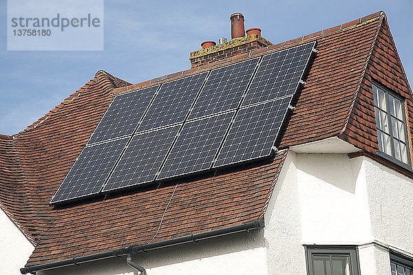 Photovoltaische Solarzellen auf dem Dach