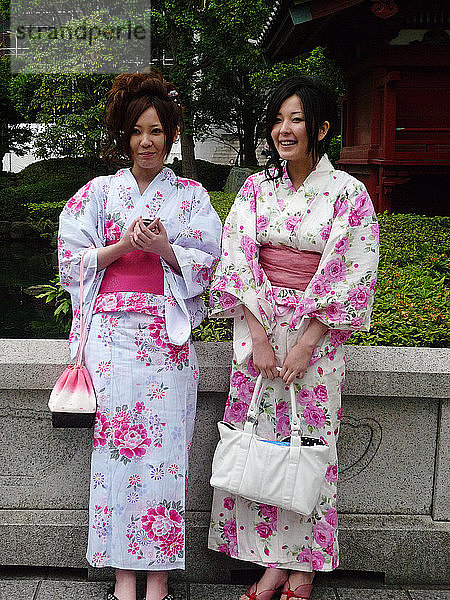 Japanische Frauen in Kimonos