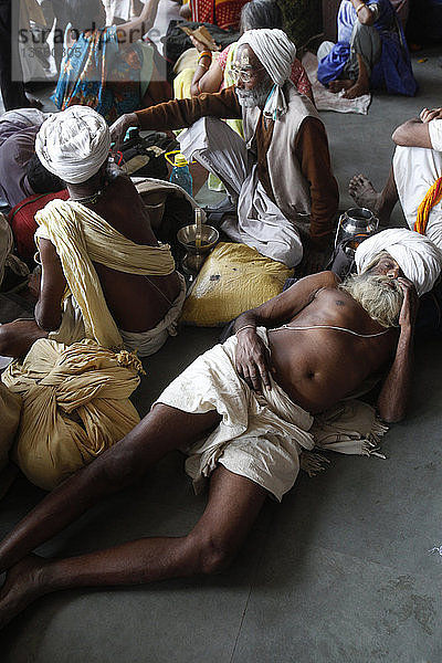 Der Bahnhof von Haridwar während der Kumbh Mela