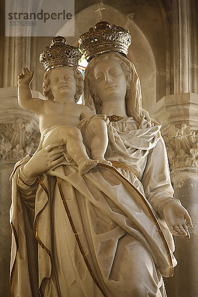 Kirche Saint-Trophime Gekrönte Jungfrau mit Kind von Leonardo Mirano