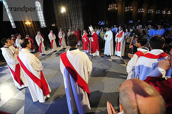 Priesterweihe in der Kathedrale Notre-Dame de Paris