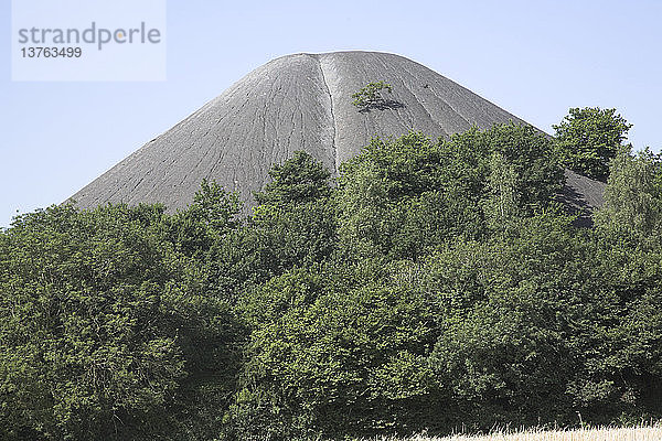 Kohlenhalde im ehemaligen Kohlenrevier von Somerset  Midsomer Norton Somerset England