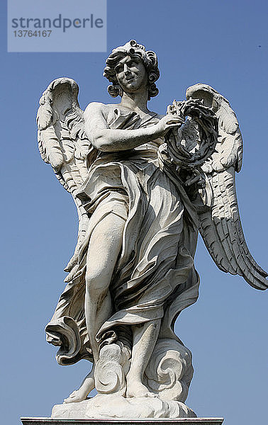 Statue der Brücke von Saint Angelo  Engel  der die Dornenkrone von Christus trägt '