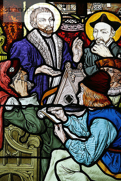Glasmalereien in der Kirche Saint-Honorate d´Eylau  Saint-Francois Xavier und Saint Ignatius von Loyola '