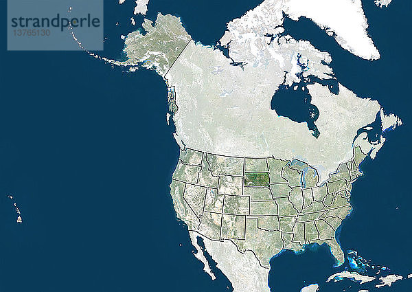 Satellitenbild der Vereinigten Staaten  das den Bundesstaat South Dakota zeigt. Dieses Bild wurde aus Daten zusammengestellt  die von den Satelliten LANDSAT 5 und 7 erfasst wurden.