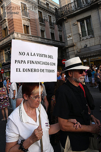 Demonstration gegen den Weltjugendtag und den Besuch des Papstes in Madrid '