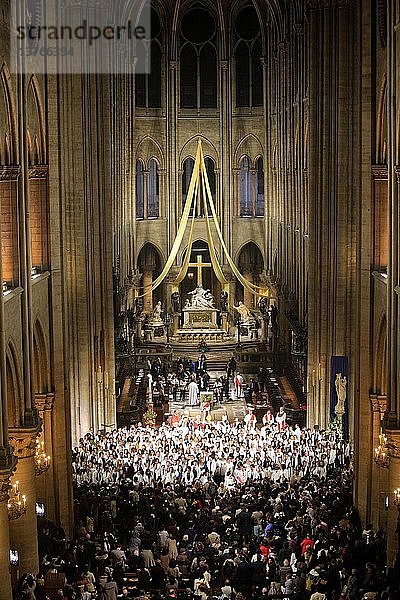 Kathedrale Notre Dame  Konfirmation für Erwachsene.