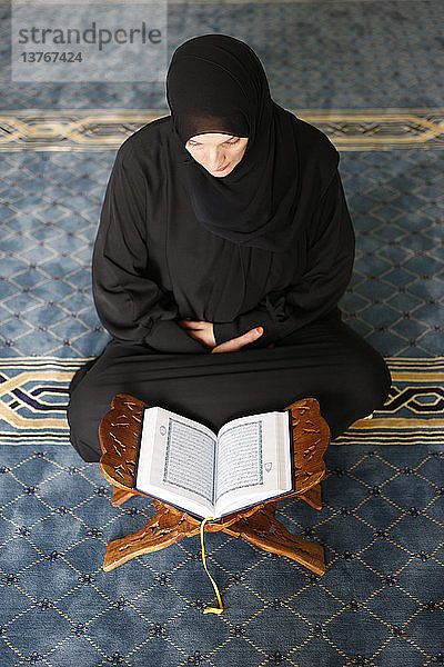 Kuran-Lesung in einer Moschee