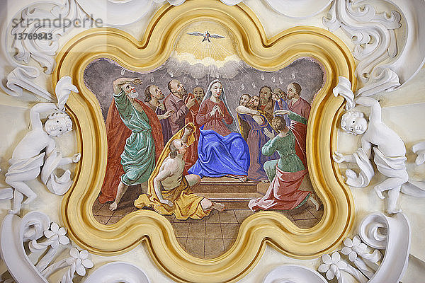 Jungfrau und Heiliger Geist in der Kirche Saint-Nicolas de Vateroce