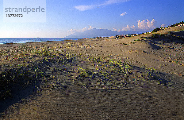 Berühmter langer Sandstrand in Patara  Provinz Mugla  Türkei