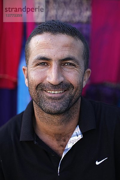 Lächelnder Tunesier  Ben Guerdane  Tunesien.