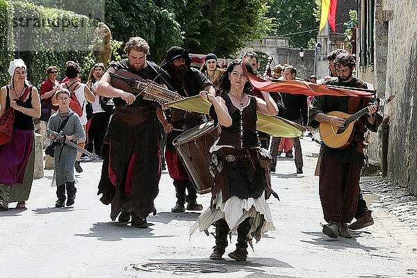 Akrobaten  Kostümparade  Das mittelalterliche Fest von Provins.