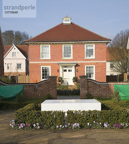 Das Maharishi Garden Village ist eine Siedlung mit 30 Häusern in Rendlesham  Suffolk  England