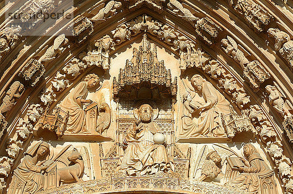 Kloster Batalha  Jesus und die 4 Evangelisten