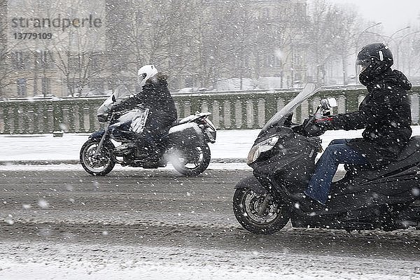 Schnee in Paris.