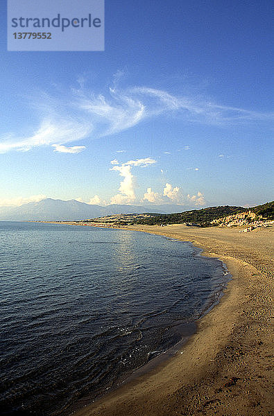 Berühmter langer Sandstrand in Patara  Provinz Mugla  Türkei