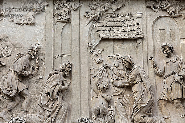 Skulptur der Loreto-Kirche. Die Geburt Christi.