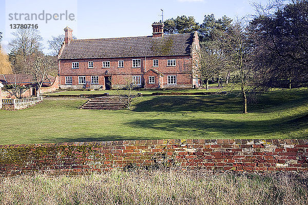 Traditionelles langes Bauernhaus  Sudbourne  Suffolk  England