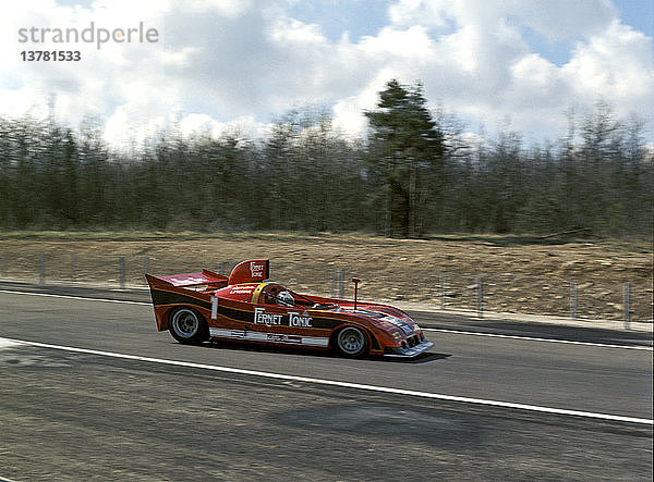 Jean-Pierre Jarier-Arturo Merzario´s Alfa Romeo T33 siegt beim 500-Kilometer-Rennen in Dijon  Frankreich 1977. '