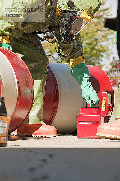 HazMat-Feuerwehrmann-Öffnungsset mit Pflaster und Stopfen