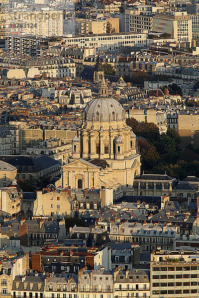 Luftaufnahme von Paris um die Kirche Val de Grace