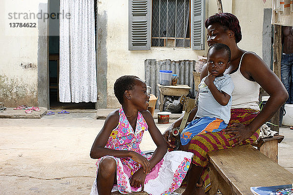 Afrikanische Familie in Lome