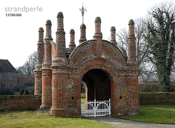 Um 1549 erbautes  ungewöhnliches Tudor-Torhaus. Erwarton Hall  Suffolk