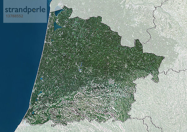 Satellitenbild des Departements Landes  Frankreich. Es grenzt im Westen an den Atlantischen Ozean. Dieses Bild wurde aus Daten der Satelliten LANDSAT 5 und 7 erstellt.