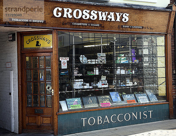 Crossways  traditionelles Tabakwarengeschäft  Cromer  Norfolk  England