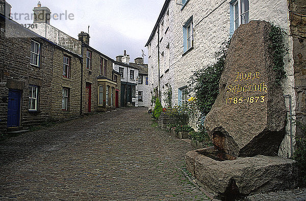 Denkmal für Adam Sedgwick Geologe Dent Yorkshire Dales Nationalpark England