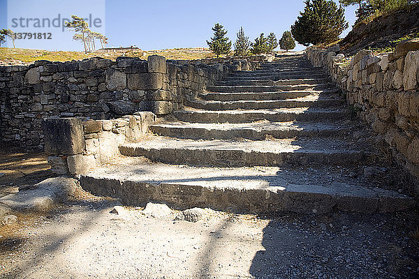 Restaurierte Steintreppe Antikes Kamiros  Rhodos  Griechenland