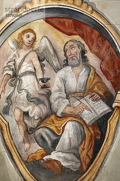 Fresko in der Kirche Maria Assunta  Evangelist Matthäus (Symbol geflügelter Mann).