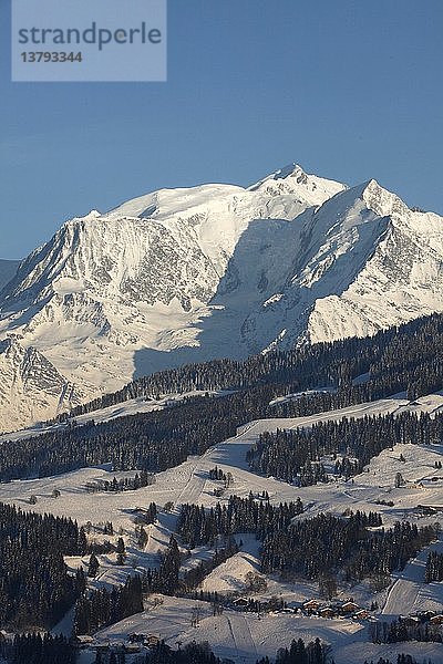 Mont-Blanc-Gebirge  MZg?ve-Skipisten  Frankreich.