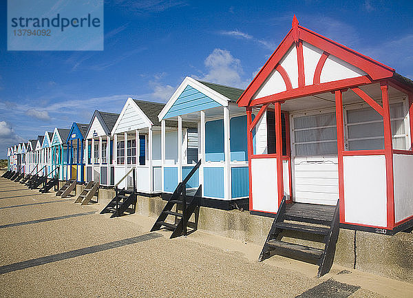 Bunte Strandhütten in Southwold  Suffolk  England