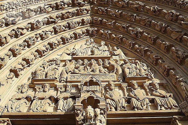 Kathedrale Notre Dame  Paris  Westfassade  Tympanon der Jungfrauenpforte.