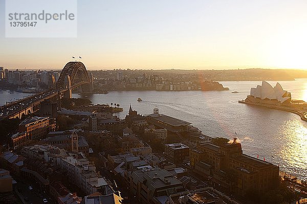 Opernhaus und Hafenbrücke von Sydney   Sydney  Australien.