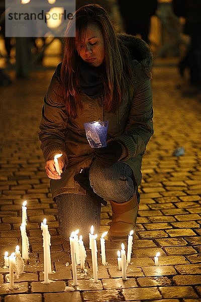 Gebetswache  Europäisches Treffen der Taize-Gemeinschaft  St. Perters-Platz.
