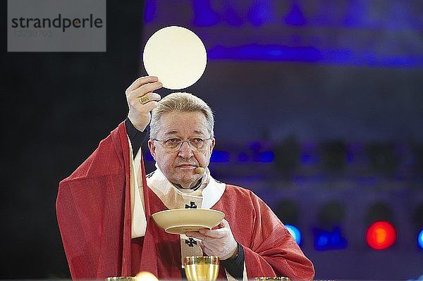 FRAT-Treffen der katholischen Jugend Kardinal Andrate Vingt-Trois zelebriert die Messe