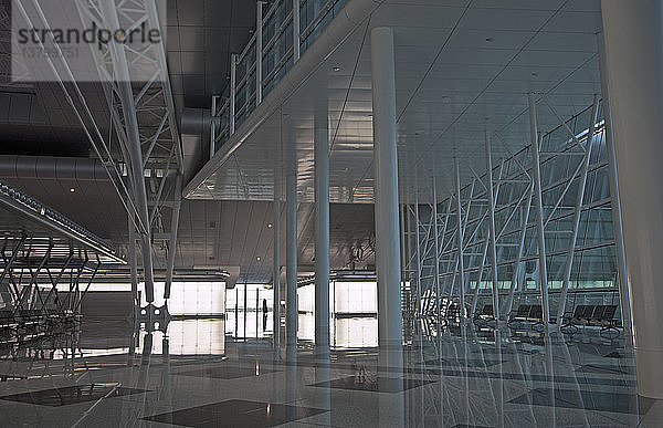 Moderner Architekturentwurf Francisco S Carneiro Flughafen Porto  Porto  Portugal